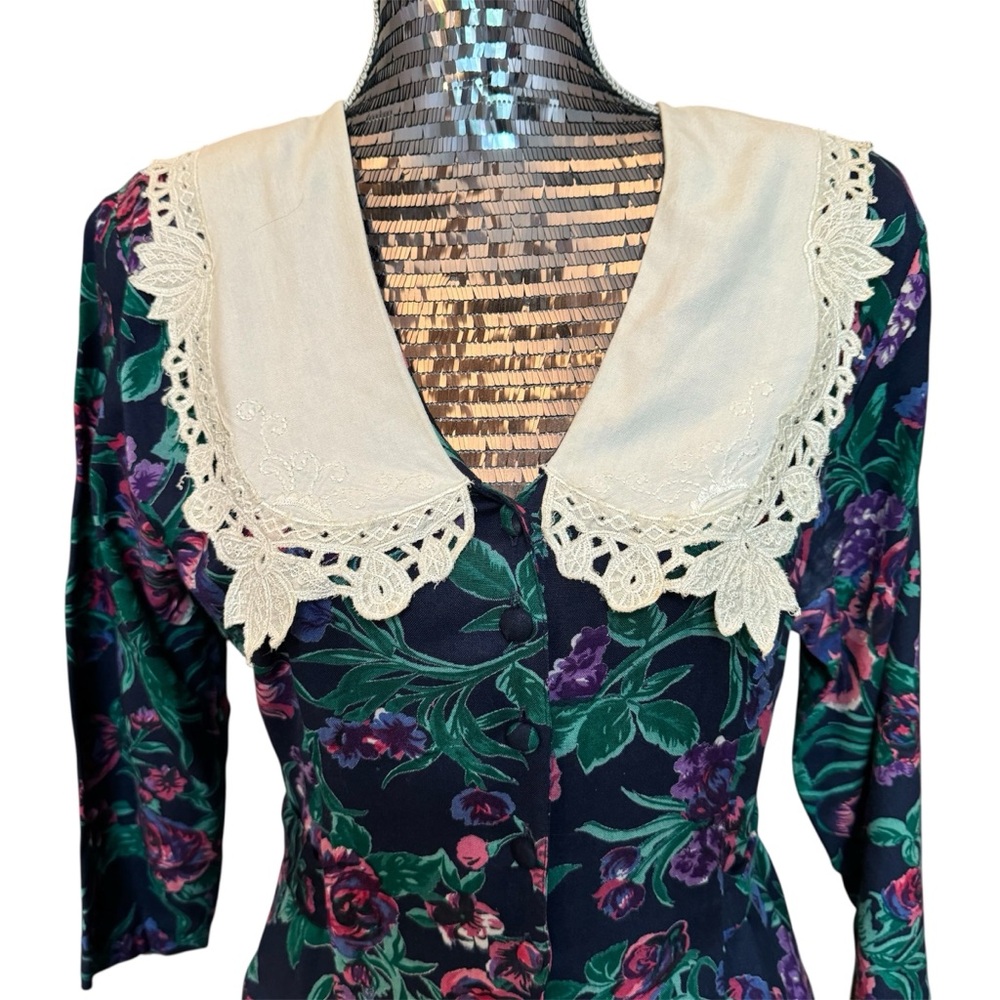 1980s Sarin NY Floral Dress Lace Bib Collar Cottage Prairie Pilgrim Folk MED - Picture 6 of 16